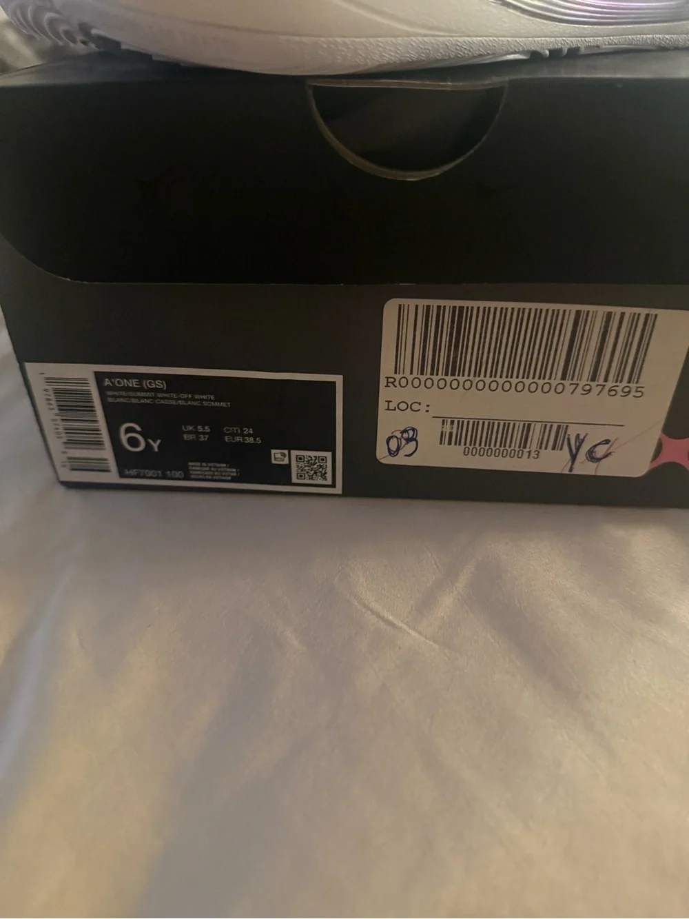 Nike Men’s White and Silver Low-Top Sneakers